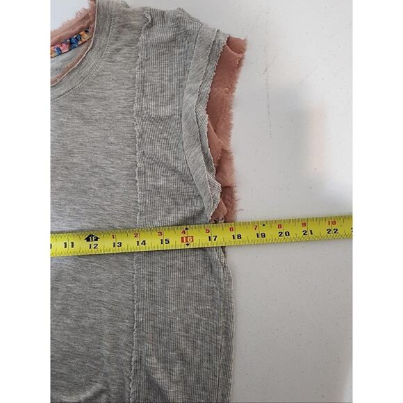 Anthropologie Dolan Shirt Womens Medium Gray Pink Raw Edge Knit Tee Made USA - Picture 9 of 10